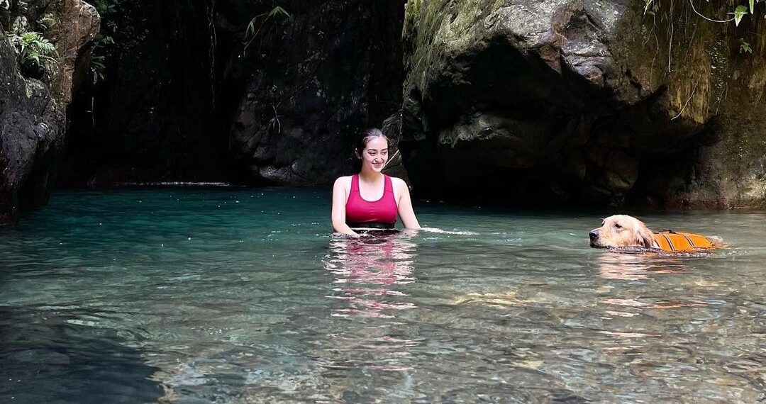 Suasana jernihnya Curug Leuwi Hejo, Kabupaten Bogor. (Instagram @rantymaria)