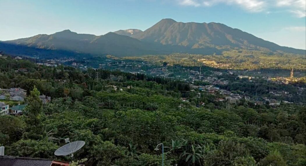 Suasana pemandangan dari Desa Wisata Batulayang. (Foto: Instagram @desawisata.batulayang)