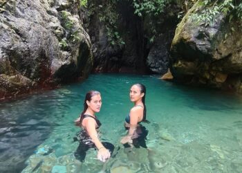 Keindahan alam Curug Leuwi Hejo yang berada di wilayah Sentul, Kabupaten Bogor. (Foto: Instagram @veronika.twns)