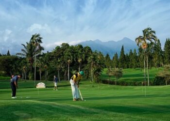 Sejumlah golfer tengah bermain di Lapangan Golf Klub Golf Bogor Raya. (Foto: Instagram @klubgolfbogorraya)